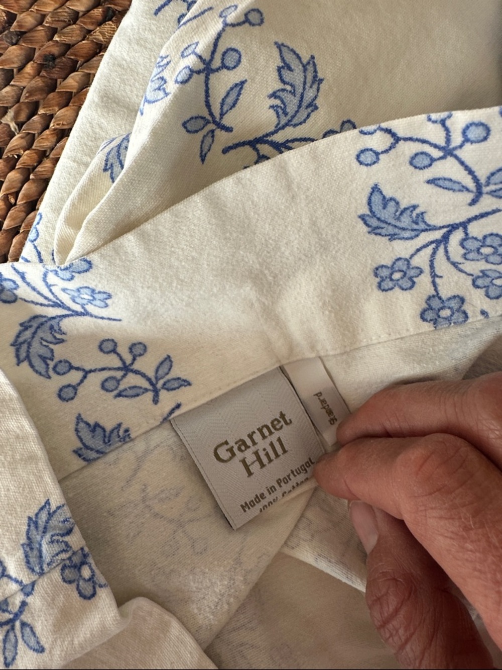 Garnet Hill Vintage Cotton Pillowcases Standard Pair - Picture 2 of 3